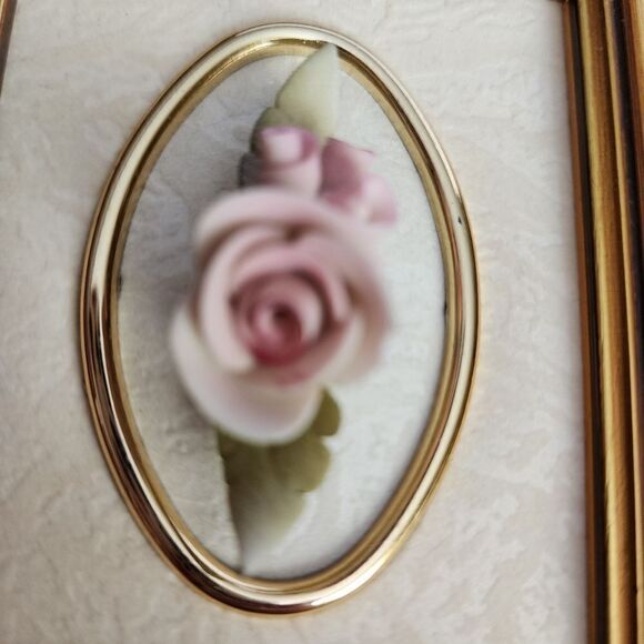 Set of 2 IBIS Capodimonte Porcelain Flower of The Month Framed Flowers - Picture 7 of 9